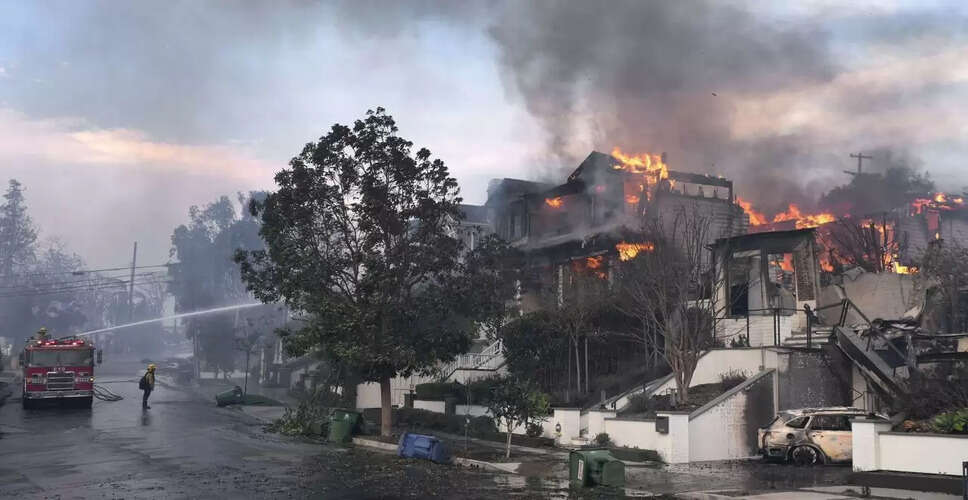 कैलिफोर्निया में आग का कहर: 16 मौतें और 56,000 एकड़ भूमि प्रभावित