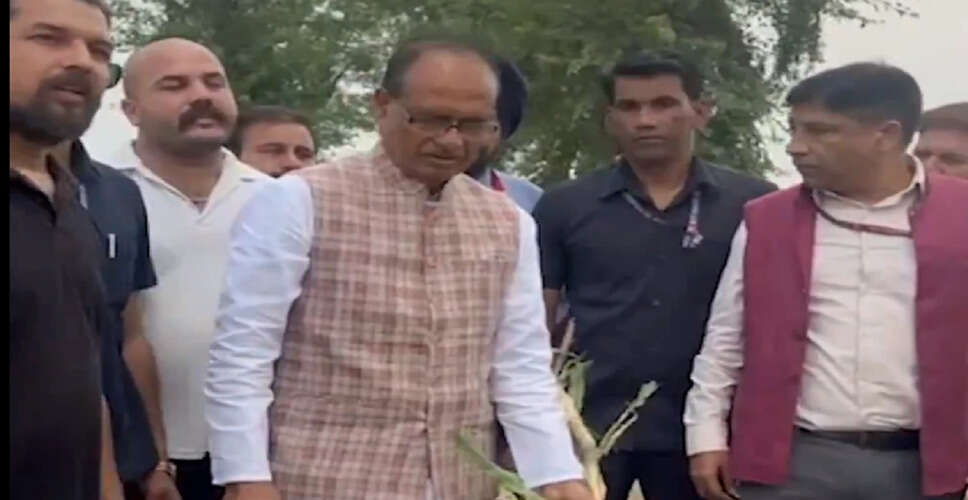 कृषि मंत्री शिवराज सिंह चौहान का जम्मू में बाढ़ प्रभावित क्षेत्रों का दौरा