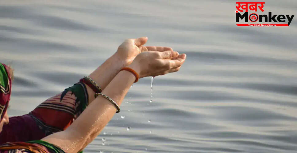 घर में गंगाजल रखने के नियम: जानें सही स्थान और विधि