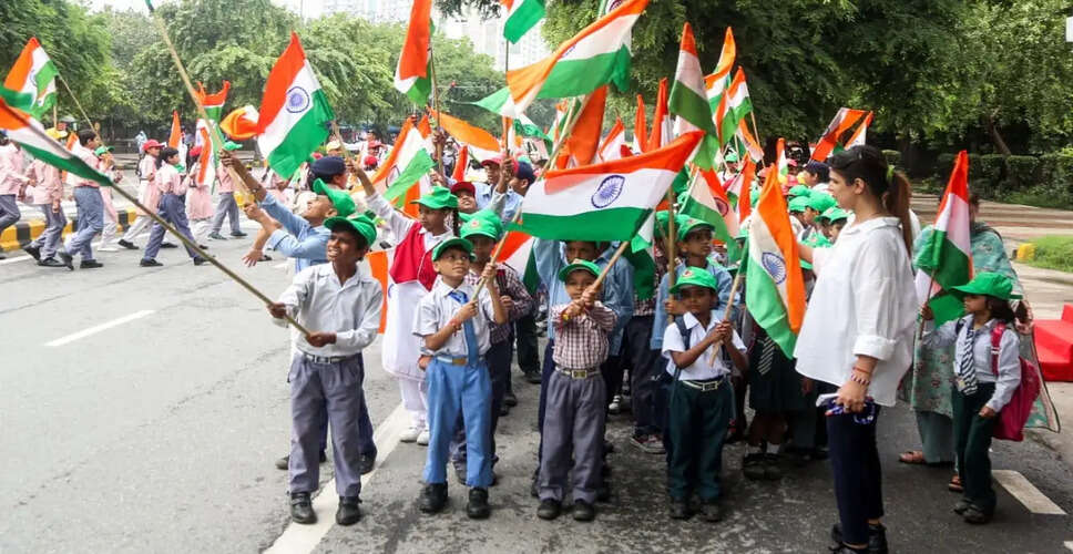 दिल्ली के स्कूलों के लिए नई फीस नीति: एक महीने से अधिक की फीस नहीं ली जा सकेगी