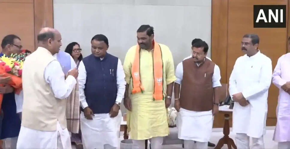 बीजेडी के पूर्व सांसद देबाशीष सामंतराय ने भाजपा में किया शामिल