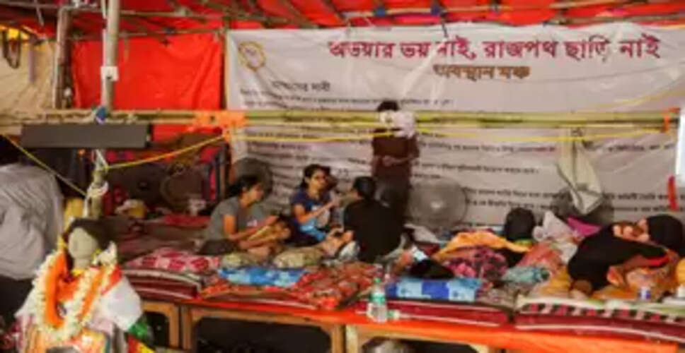 सीएम ममता बनर्जी ने मुख्य सचिव के फोन पर जूनियर डॉक्टरों से की भूख हड़ताल खत्म करने की अपील