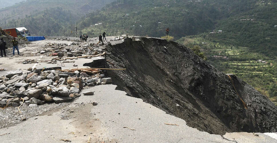 मंडी जिले में बादल फटने से नितिका का परिवार बर्बाद, बच्ची अकेली बची
