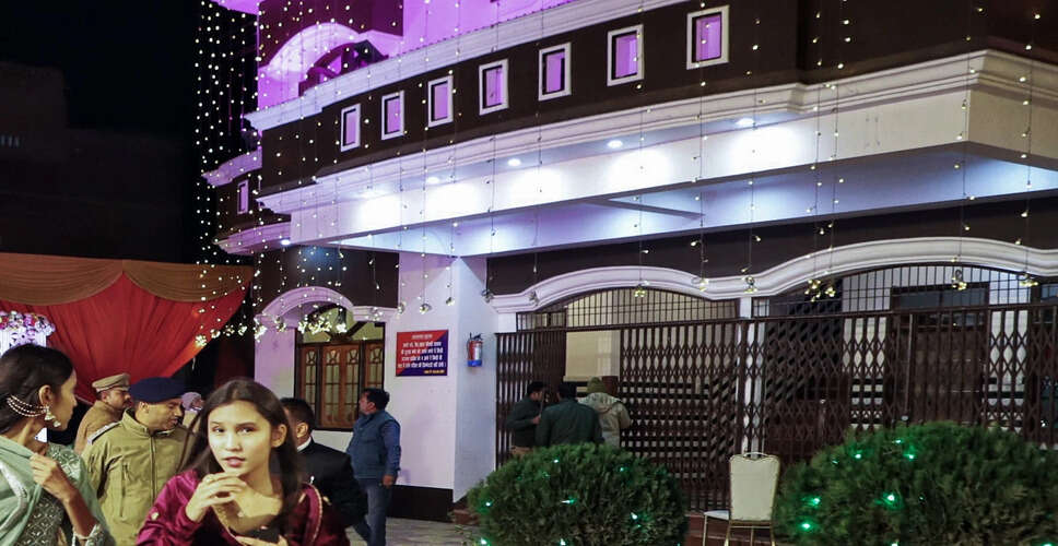 कुशीनगर में करंट लगने से पिता की मौत, शादी की खुशियां मातम में बदलीं