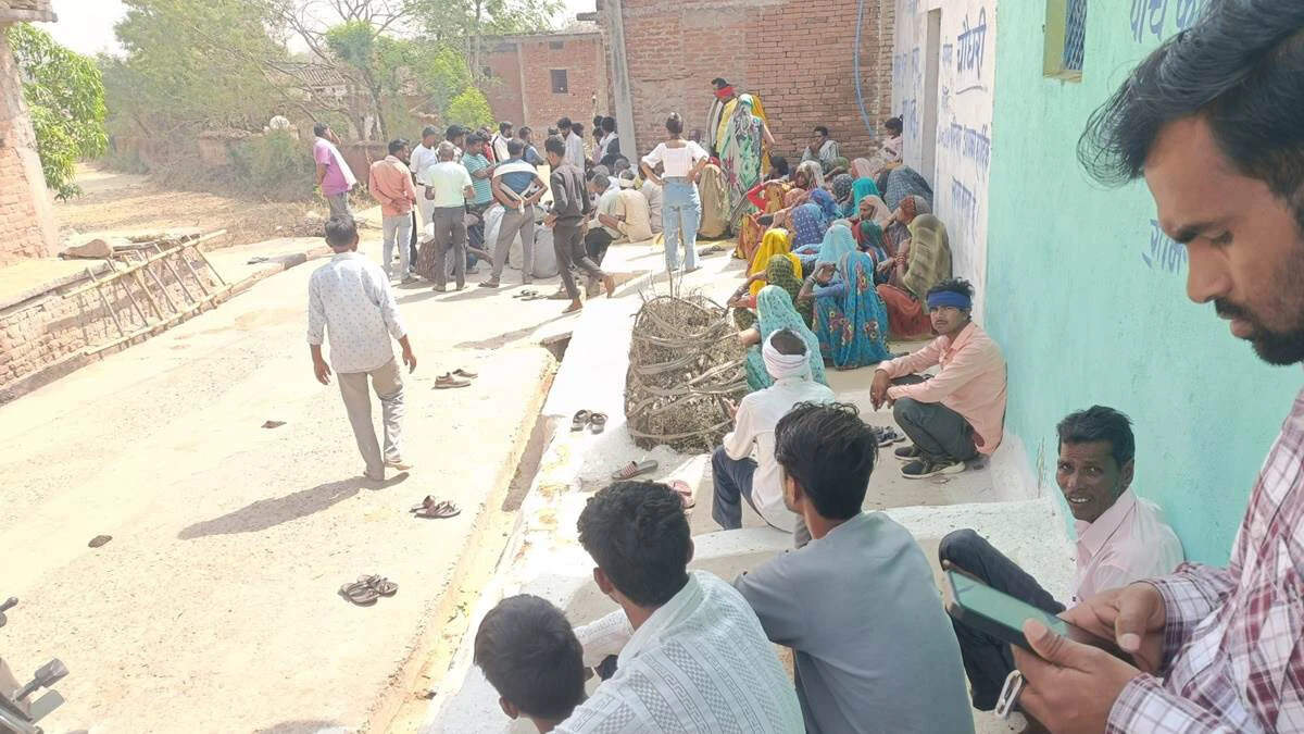 पिता के अंतिम संस्कार से बेटे ने किया इनकार, जमीन के विवाद ने बढ़ाई मुश्किलें