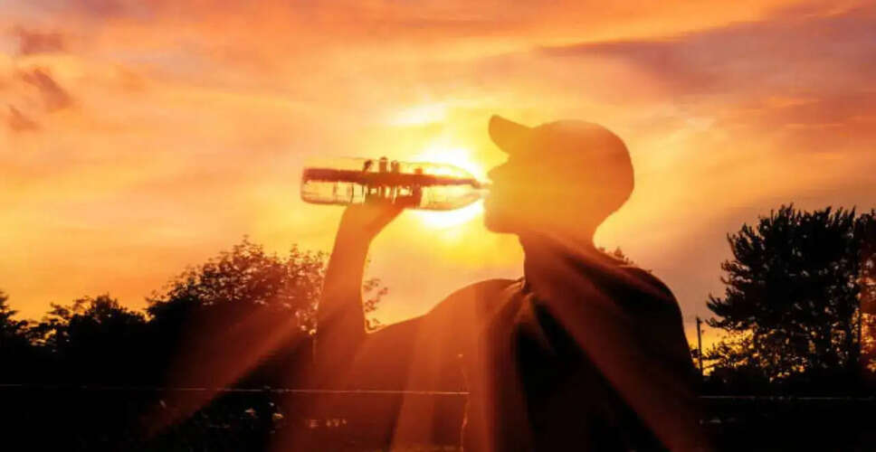 गर्मी में निर्जलीकरण: पहचानें और बचें