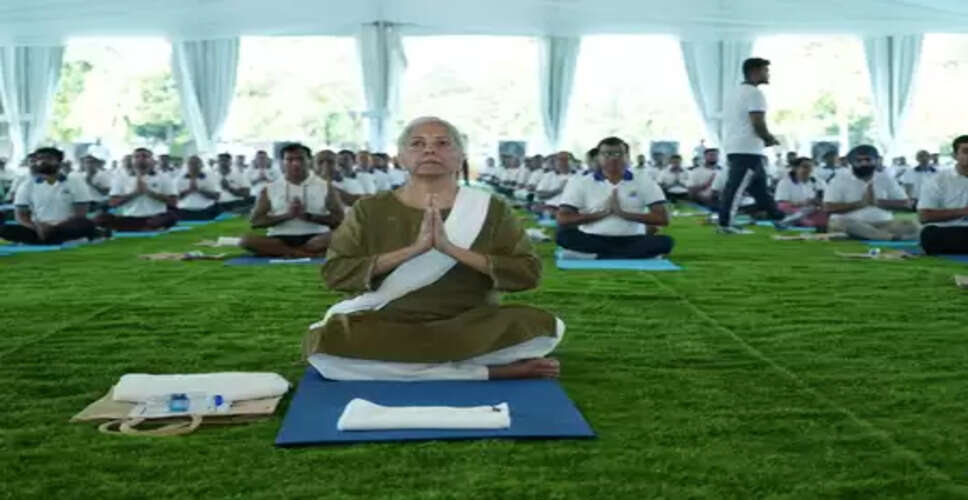 अंतरराष्ट्रीय योग दिवस 2025 : इस वर्ष की थीम 'सर्वे संतु निरामया' के दर्शन में निहित