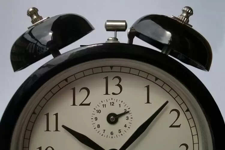 धरती की गति में बदलाव: क्या एक दिन 25 घंटे का होगा?