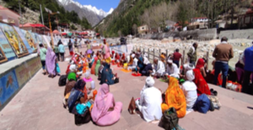 गंगोत्री और यमुनोत्री धाम में पहुंचे तीर्थयात्रियों ने तोड़े पिछले सारे रिकॉर्ड