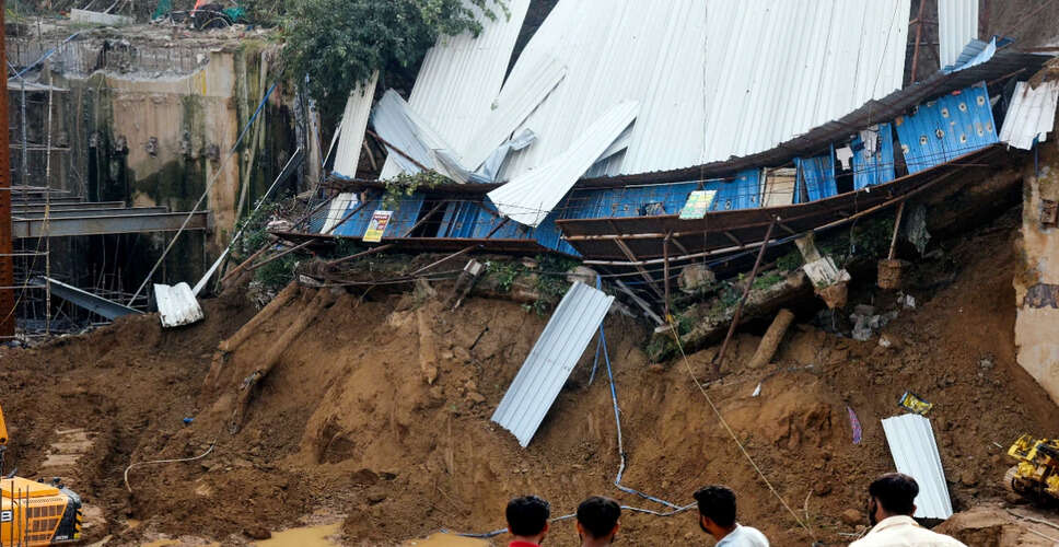 मुंबई में इमारत के ध्वस्तीकरण के दौरान दो लोग घायल