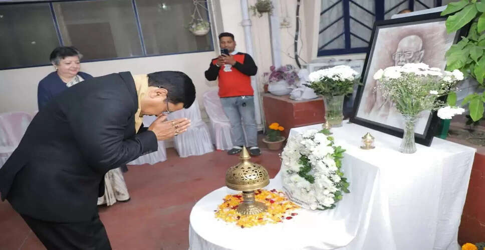 सरबानंद सोनोवाल ने पत्रकार प्रफुल्ल गोविंद बरुआ को श्रद्धांजलि दी