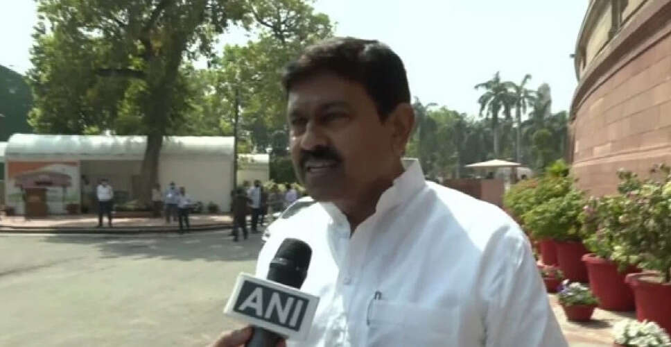 लखीमपुर खीरी हिंसा मामले में पूर्व मंत्री और उनके बेटे पर FIR दर्ज