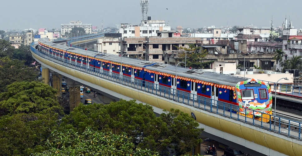 कोलकाता मेट्रो पूजा कार्निवल के लिए विशेष ट्रेन सेवाएं प्रदान करेगा
