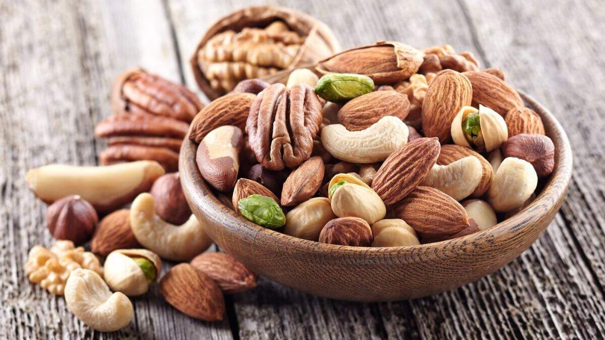 ड्राई फ्रूट्स को भिगोकर खाएं, लेकिन कैसे? एक्सपर्ट की राय जानिए
