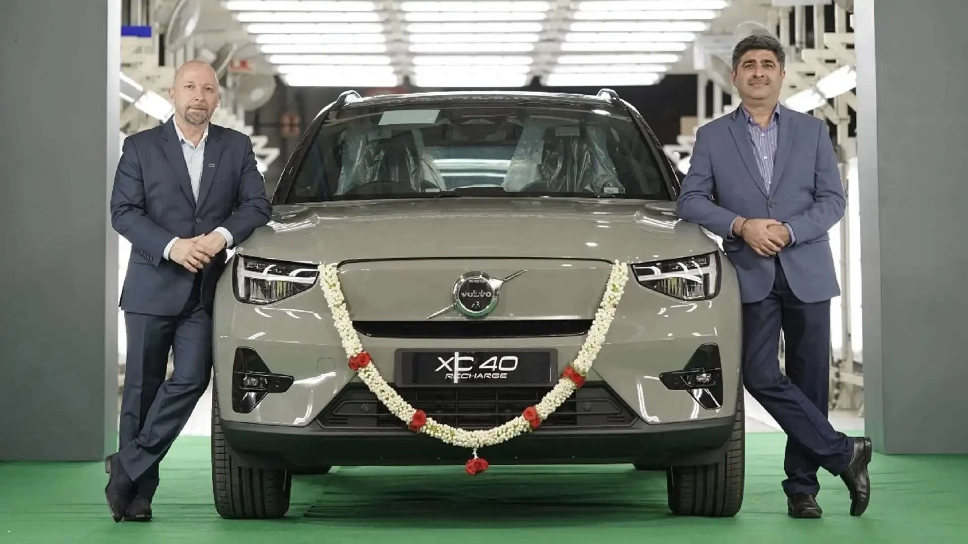 स्वीडिश लग्जरी कार निर्माता Volvo Car India (वॉल्वो कार इंडिया) ने गुरुवार को अपने चुनिंदा मॉडलों जैसे XC90(एक्ससी90), XC60 (एक्ससी60) और XC40 (एक्ससी40) की कीमतों में बढ़ोतरी का एलान किया। कंपनी ने कहा कि उसे 'बढ़ते इनपुट लागत दबाव' के कारण नई कीमतों में बढ़ोतरी की घोषणा करने के लिए मजबूर होना पड़ा है।