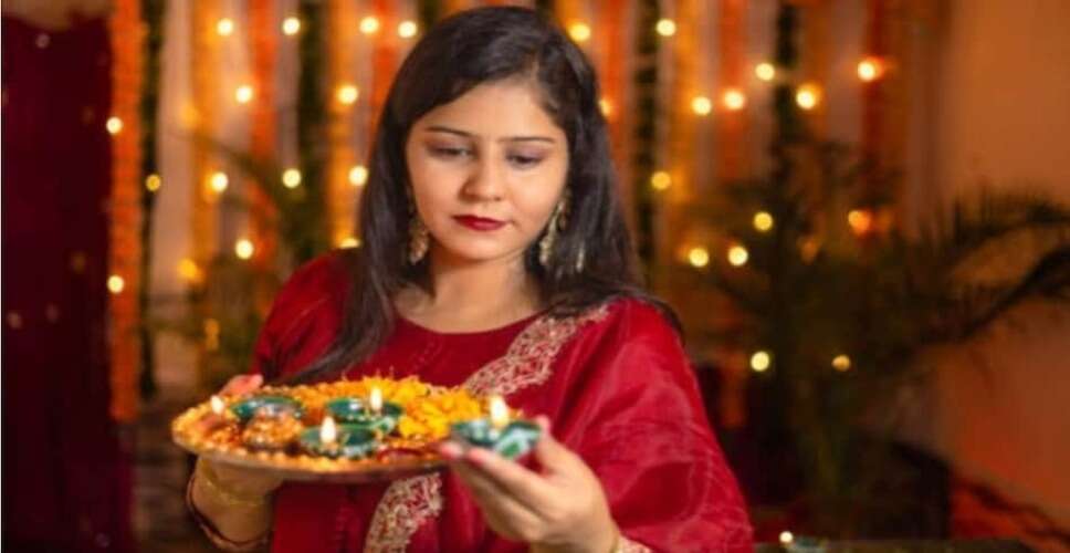 Style Tips: फेस्टिव सीजन में दिखना चाहती हैं खूबसूरत और एलिगेंट? फॉलो करें ये टिप्स